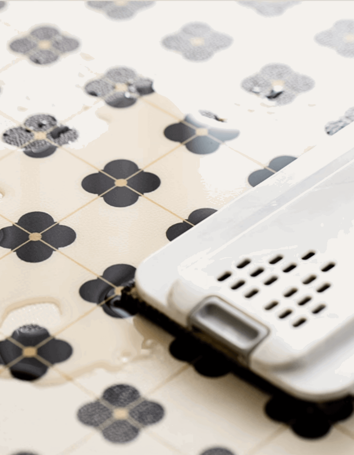 The Parisienne Kitchen Mat adds elegant French-inspired style to your kitchen. It's anti-slip, cushioned, and easy to maintain, perfect for your busy kitchen space!