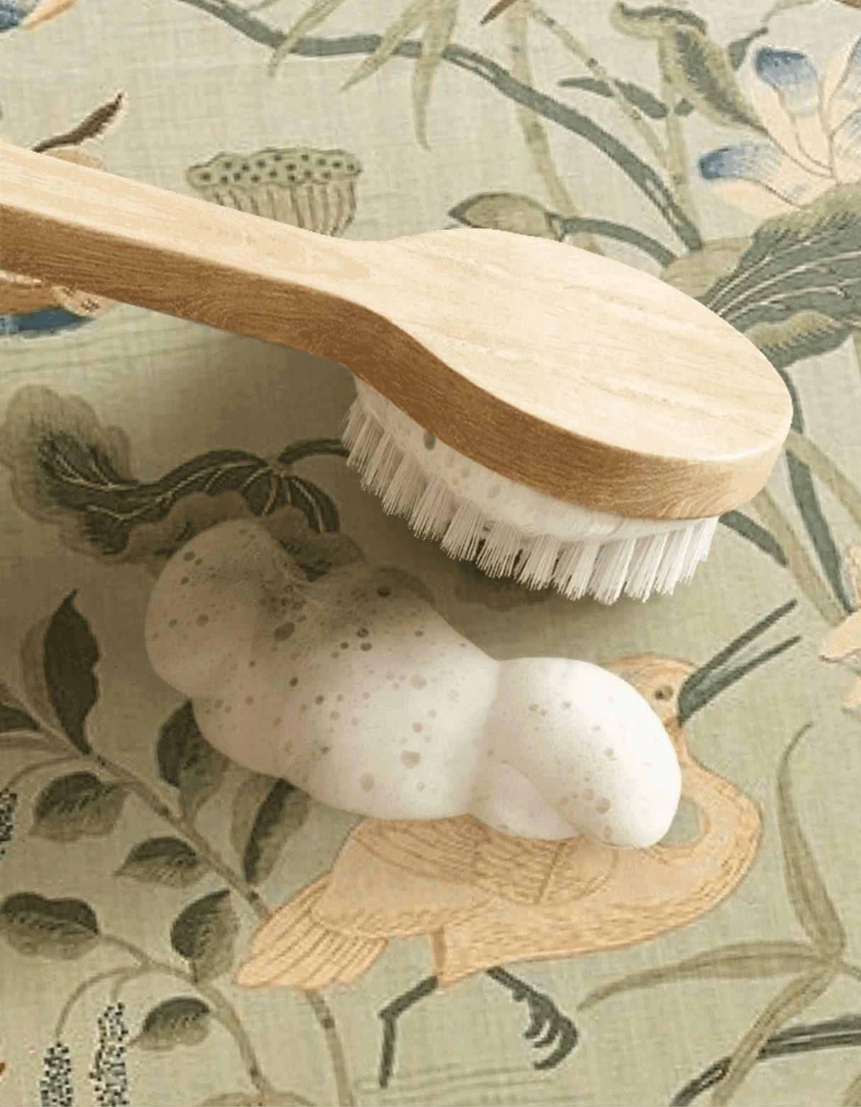 pondside serenity bath mat is handwashable and easy to clean