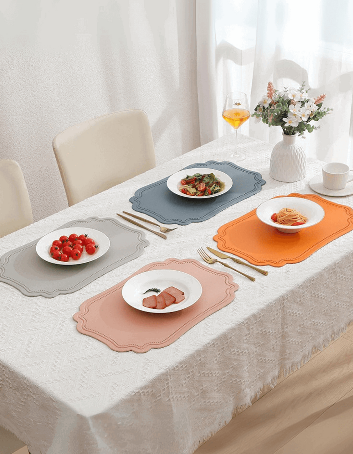 LaBelle Place Mat with curved edges, crafted from elegant faux leather, water- and heat-resistant, adding sophistication to any table setting