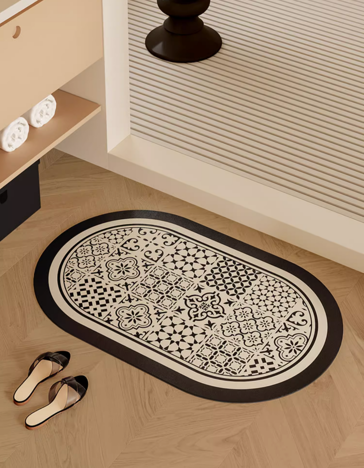 Introduce the stylish UnRoll Classic Patchwork Bath Mat. Transform your bathroom routine with an ultra-absorbent, fast-drying, anti-bacterial and elegant bathroom mat. 