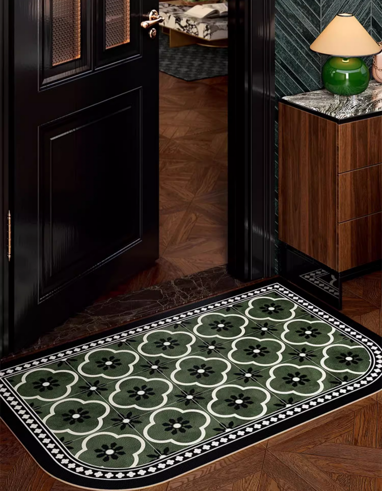 French-inspired Versailles Tile Door Mat with classic quatrefoil motif.